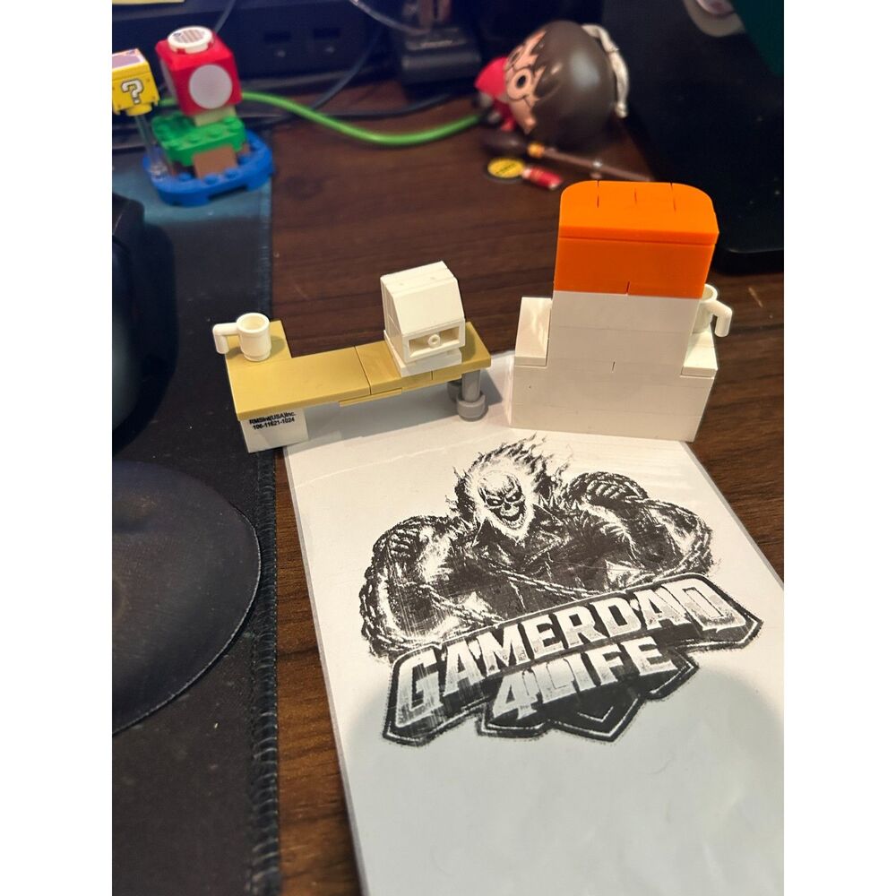 Custom Miniature Desk & Coffee Machine Bricks - Picture 2 of 2